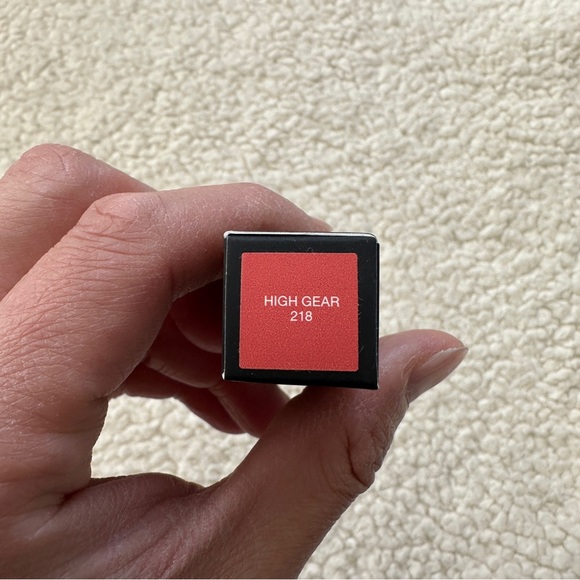 Afterglow Sensual Shine Lipstick
NARS high gear 218 brand new - Picture 3 of 6